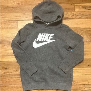 Nike Swoosh Pullover Charcoal Gray Hooded Sweatshirt Kids Size 7 Unisex